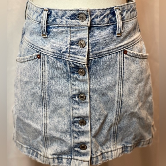 Abercrombie and Fitch Acid Wash Denim Mini Skirt Size 2 - Picture 2 of 10